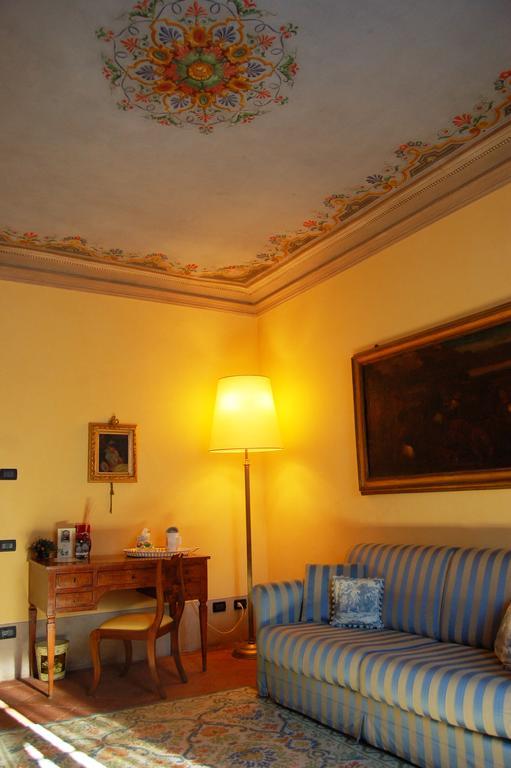Palazzo Tucci Residenza D'Epoca Panzió Lucca Szoba fotó