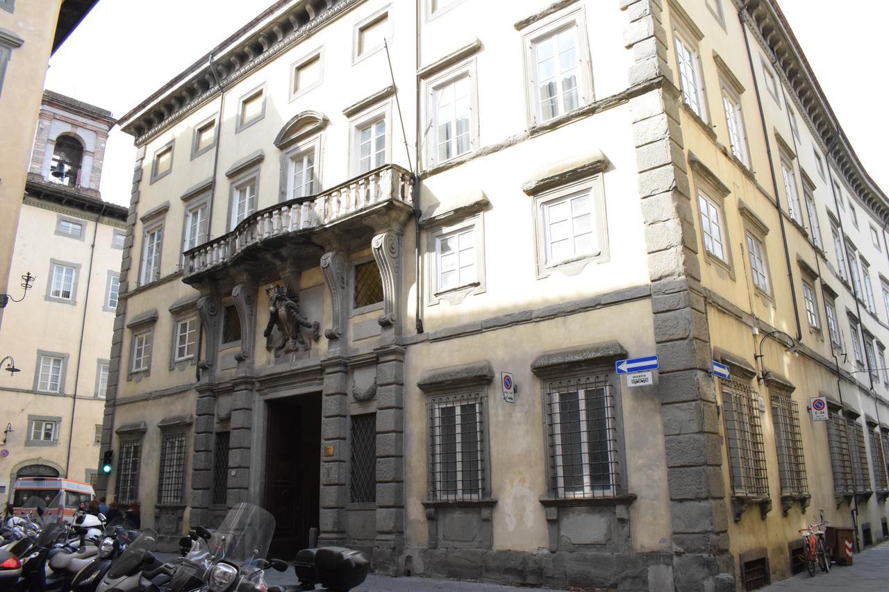 Palazzo Tucci Residenza D'Epoca Panzió Lucca Kültér fotó