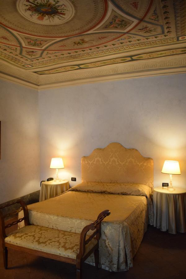 Palazzo Tucci Residenza D'Epoca Panzió Lucca Kültér fotó