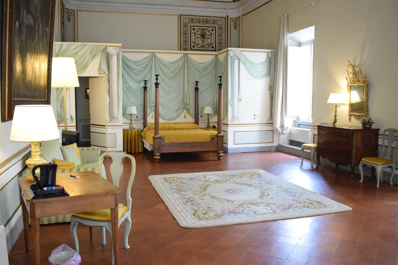Palazzo Tucci Residenza D'Epoca Panzió Lucca Kültér fotó